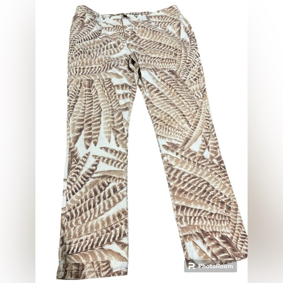 Ralph Lauren straight leg trouser with a feather like pattern. - Picture 1 of 3